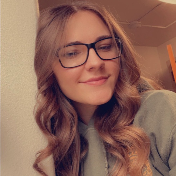 Meet your Posher, Madilyn - Picture 1 of 1